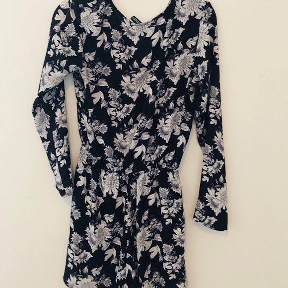 H&M Floral Long Sleeve Romper - Picture 2 of 2